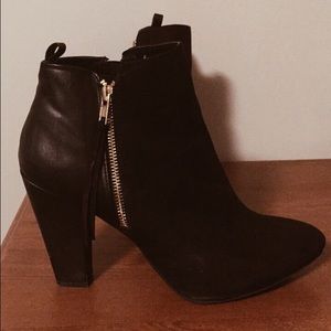 Black Bootie with Gold Zippers and Tassels (sz 11)