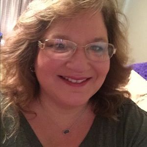 Meet your Posher, Carla