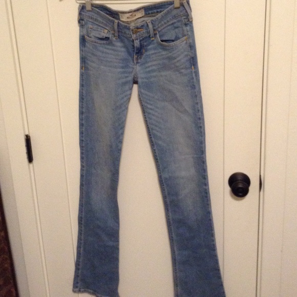 Lightly used Hollister Boot cut jeans!