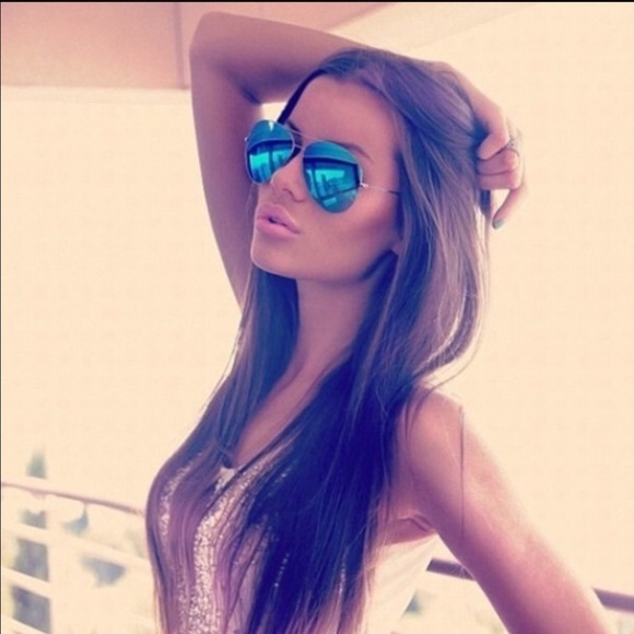 Ray-Ban mirrored Avaitor sun glasses