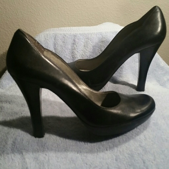 Guess Black Leather Platform Heels - Picture 3 of 4