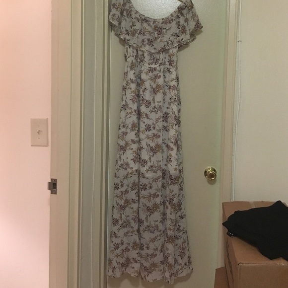 Off the shoulder ruffle maxi