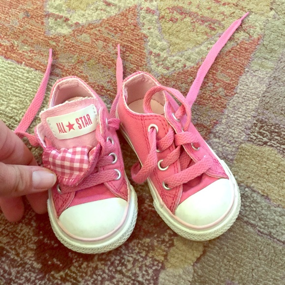 Converse size 4