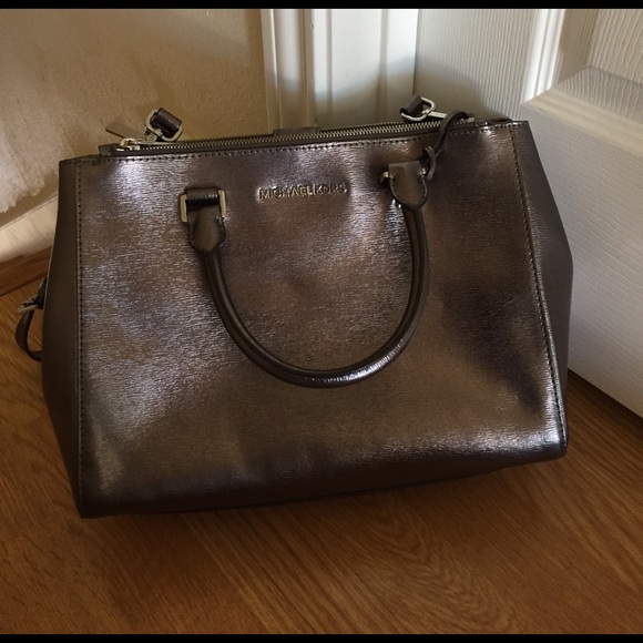Like new gunmetal Michael kors handbag - Picture 1 of 7