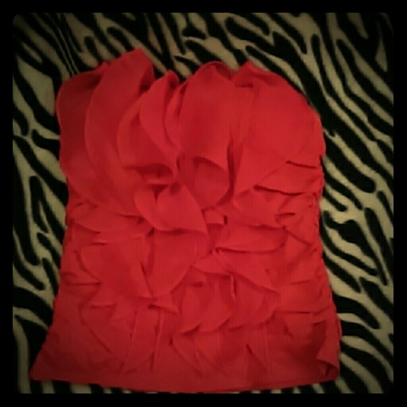 Beautiful red sleeveless ruffle tank!