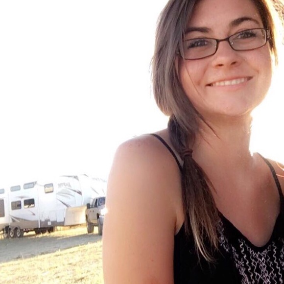 Meet your Posher, Leslie