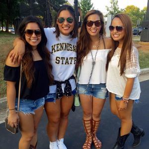 Meet your Posher, Leslie