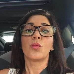 Meet your Posher, Michele