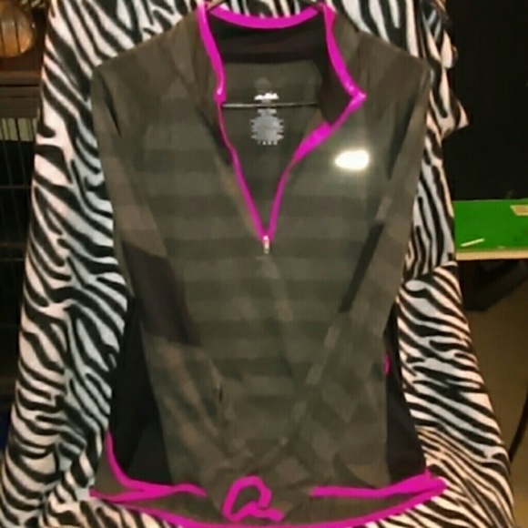 Avia workout lightweight sweatshirt!