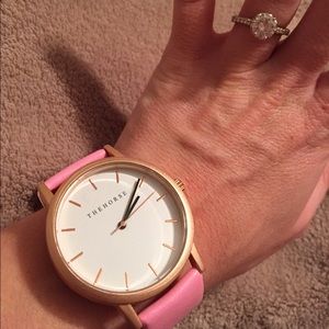Thehorse pink watch