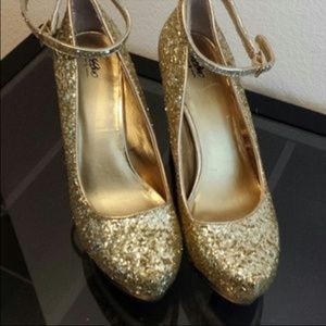 Mossimo Gold Sparkle High Heel Shoes