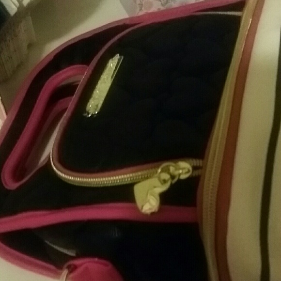 Betsey Johnson lunch tote - Picture 4 of 4
