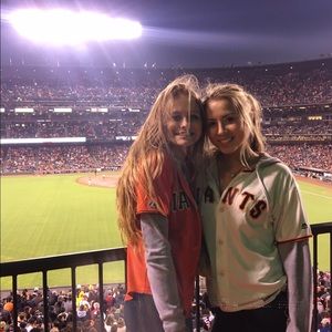 Meet your Posher, Emily