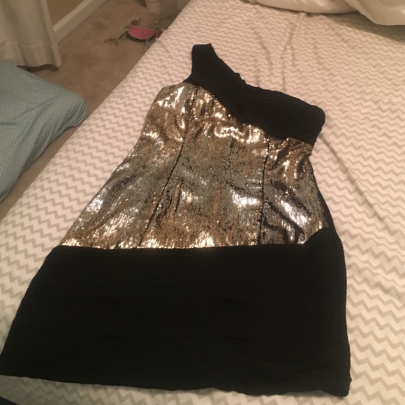 Homecoming is coming up - Picture 4 of 4