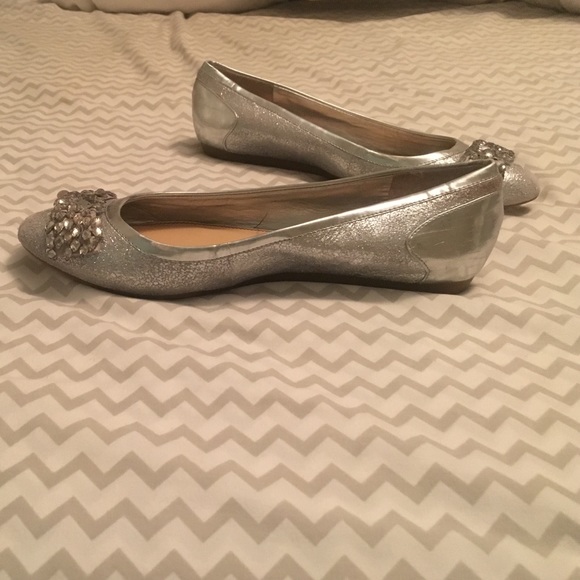 Too small - Picture 2 of 4