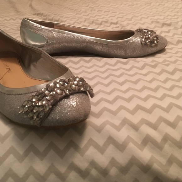 Too small - Picture 4 of 4