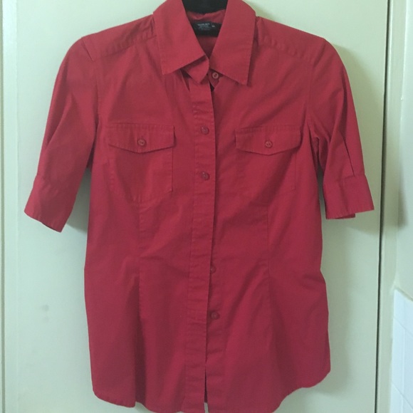 Red short sleeves button down