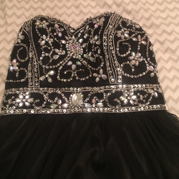 Got a new HC dress - Picture 2 of 3