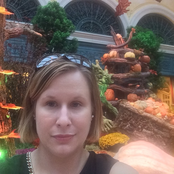 Meet your Posher, Sarah - Picture 2 of 4