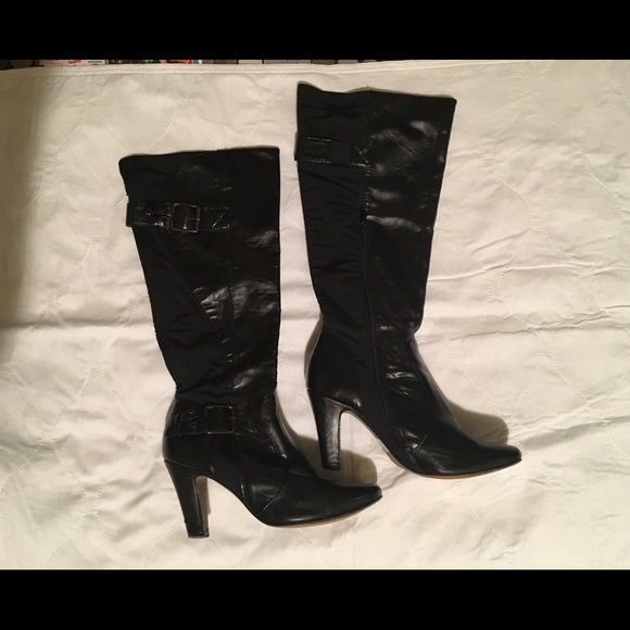 Black boots - Picture 2 of 3