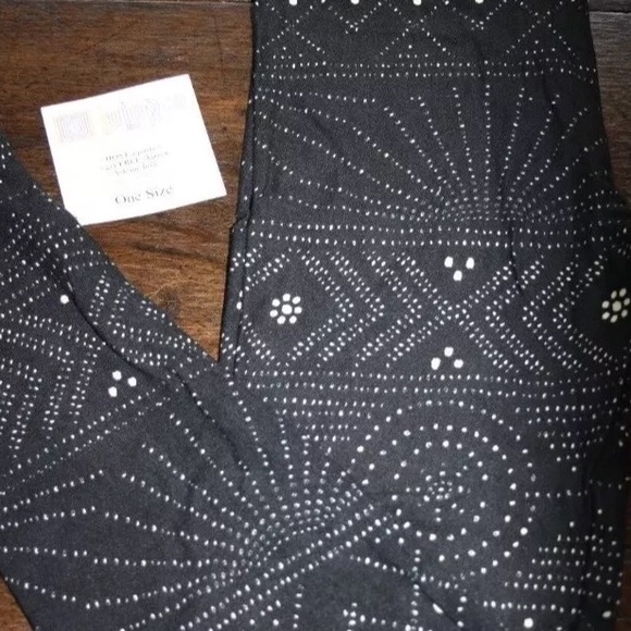 Lularoe Aztec dots lines black unicorn leggings OS
