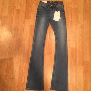 NWT COTTON ON MIDRISE FLARE JEANS