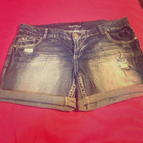 LAST CHANCE NEW Distressed Jean Shorts