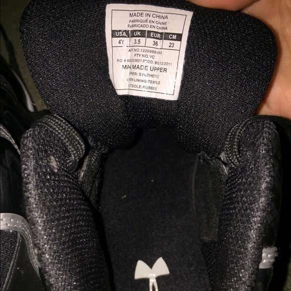 Under Amour cleats 4 youth - Picture 4 of 4