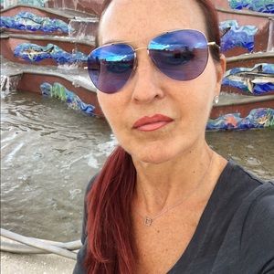 Meet your Posher, Lisa