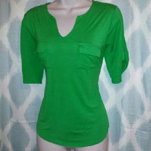 Faith and Joy green vneck light weight cotton top