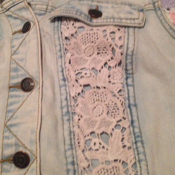 Mossimo jean jacket - Picture 2 of 4