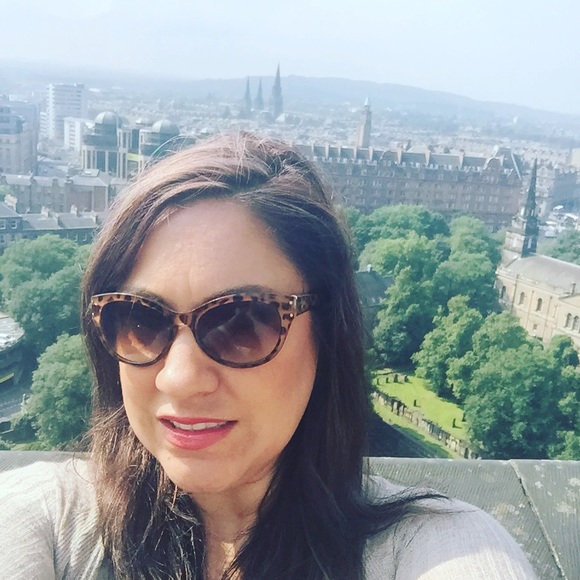 Meet your Posher, Veronica