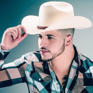 Meet your Posher, Faviola