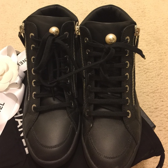 LAST DAY!!!!!! Authentic Chanel sneakers - Picture 3 of 5