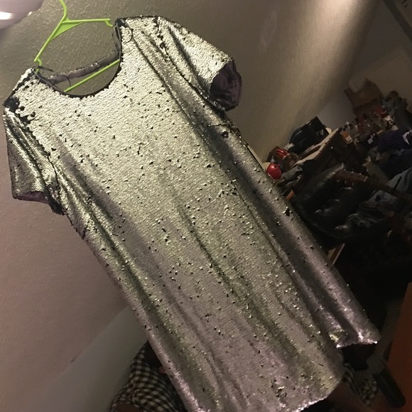 SPECIAL COLLECTION FOREVER 21 SEQUIN DRESS