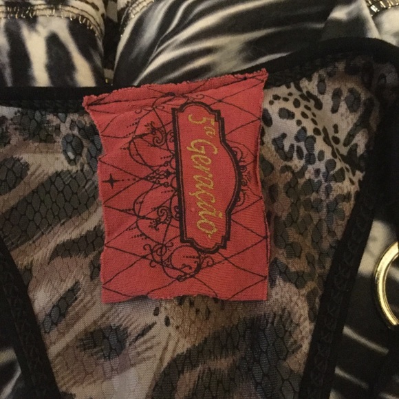 Unique Top from Brazil - Picture 6 of 6