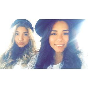 Meet your Posher, Claudia