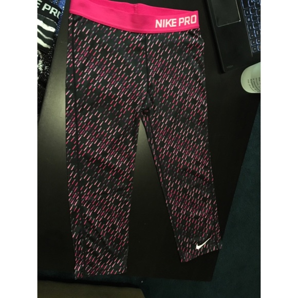 Nike crop leggings