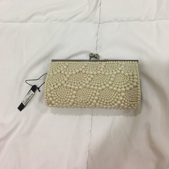 Pearls purse!!!...