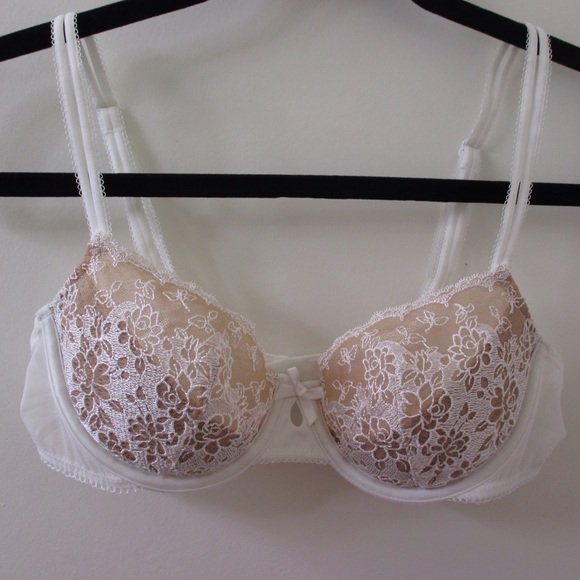 💕Victoria's Secret 34B White Lace Balconet Bra💕