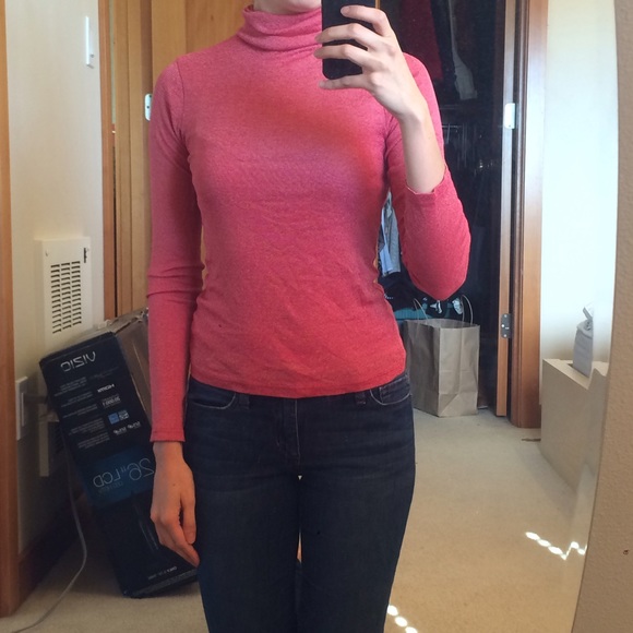 Michael Stars red shimmer turtleneck!