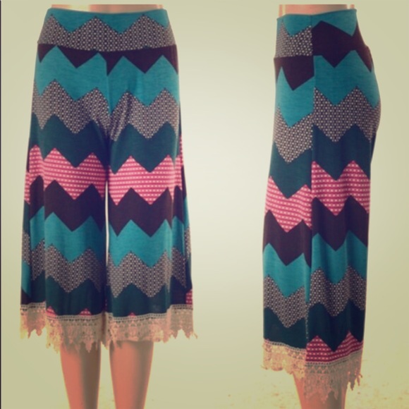 Zig zag and Lace Capris