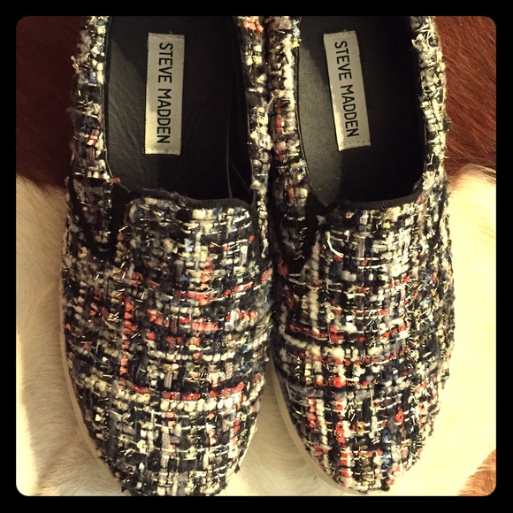 Never Worn Steve Madden 8.5 modern top siders