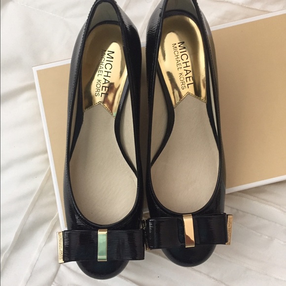 Michael kors Kiera black patent mid pump - Picture 2 of 4