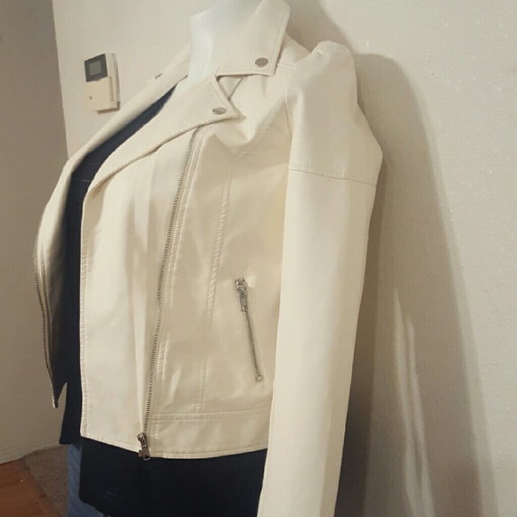 cute fashionable zip up coat - Picture 2 of 4