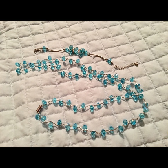 Blue necklace and bracelet set!