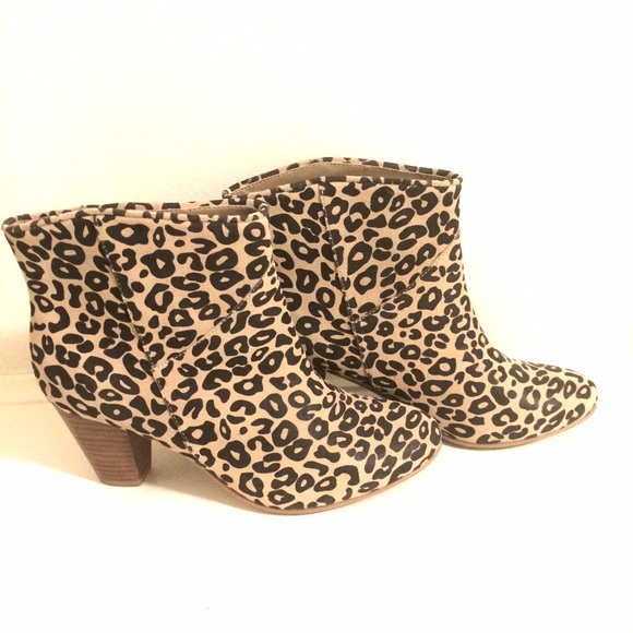 Mia Limited Edition Leopard Booties - 6.5 - Picture 1 of 4
