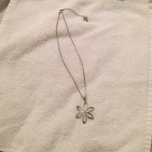 Flower necklace by guess