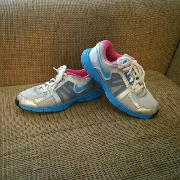 Nikes youth size 3-3.5