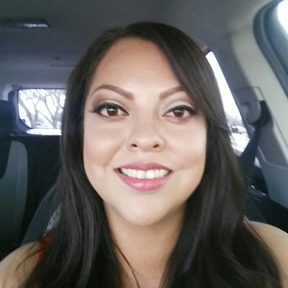 Meet your Posher, Monica - Picture 1 of 1